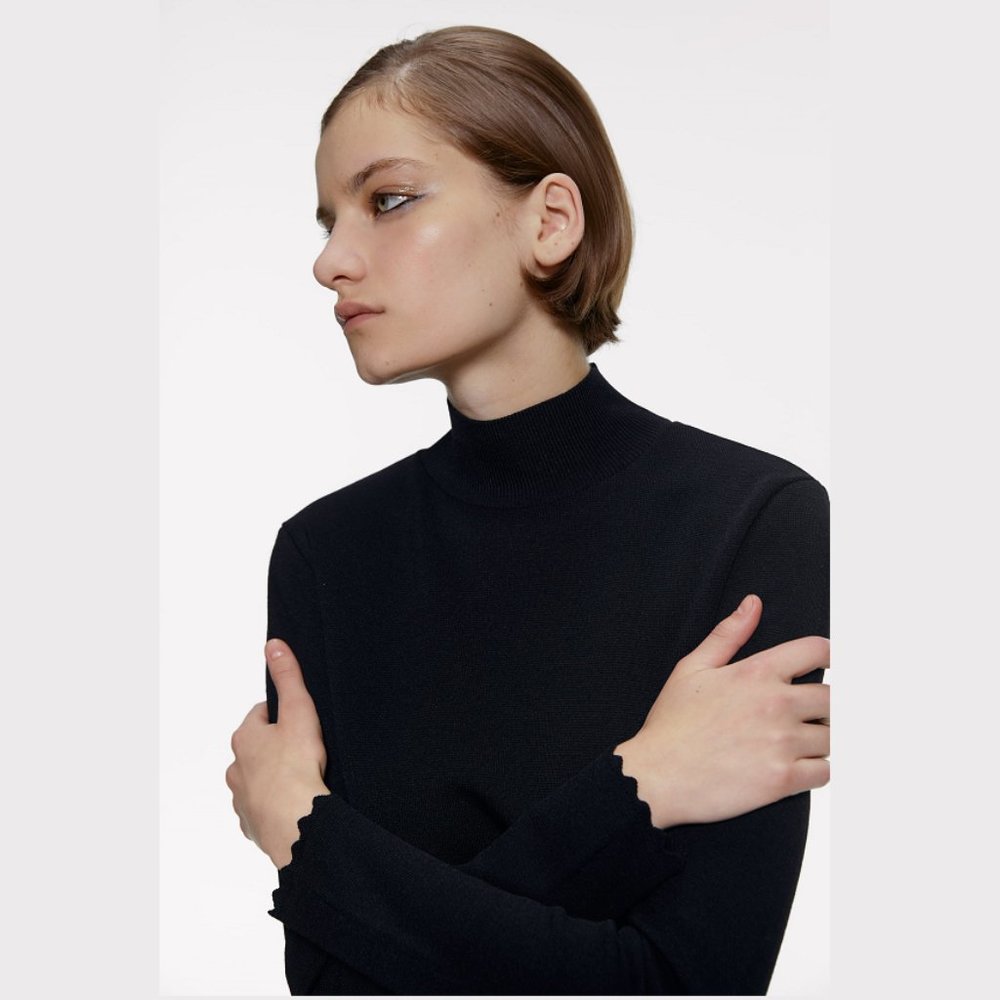 ZARA Knit Dress with Scalloped Trim - Picture 5 of 9